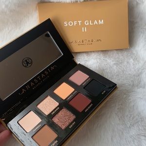 Anastasia Beverly Hills soft glam II eyeshadow palette